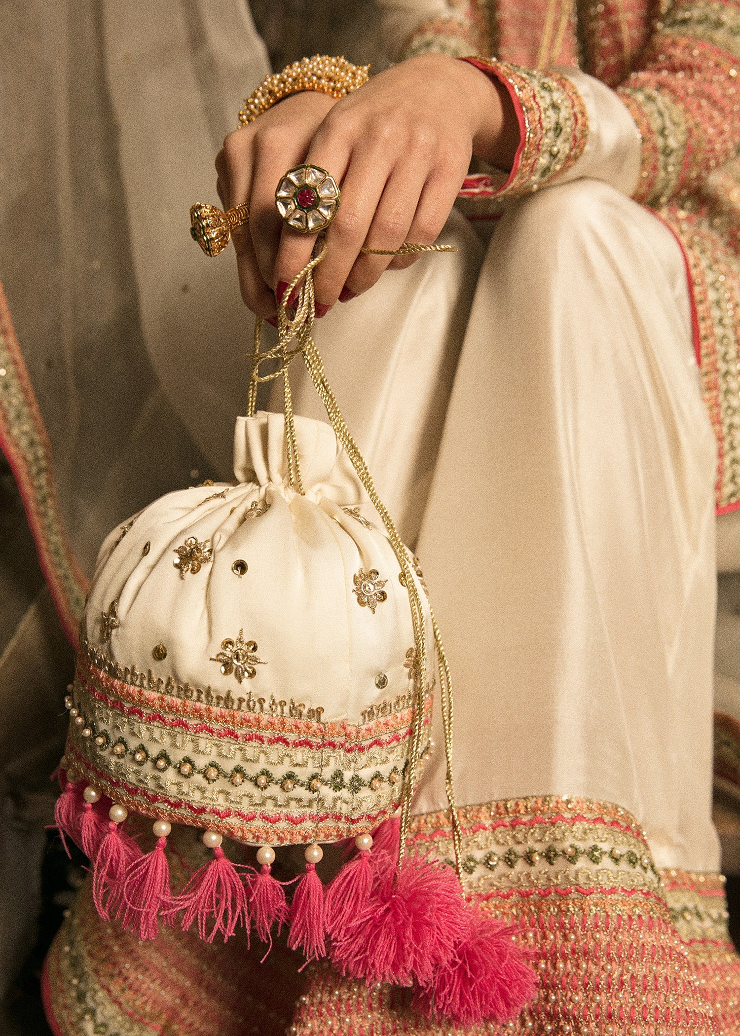 Aaina - Image 3