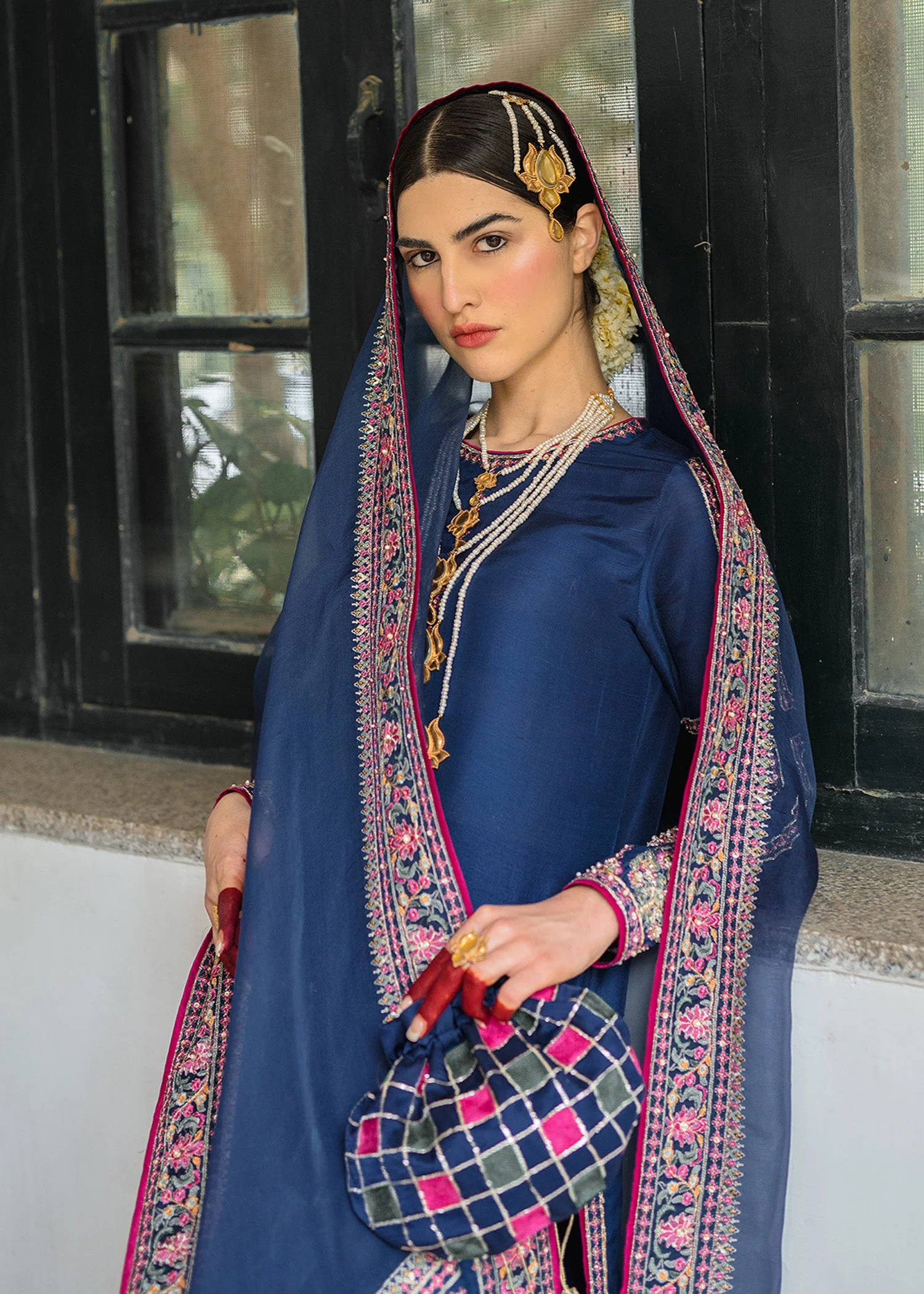 AYLIN - Image 3