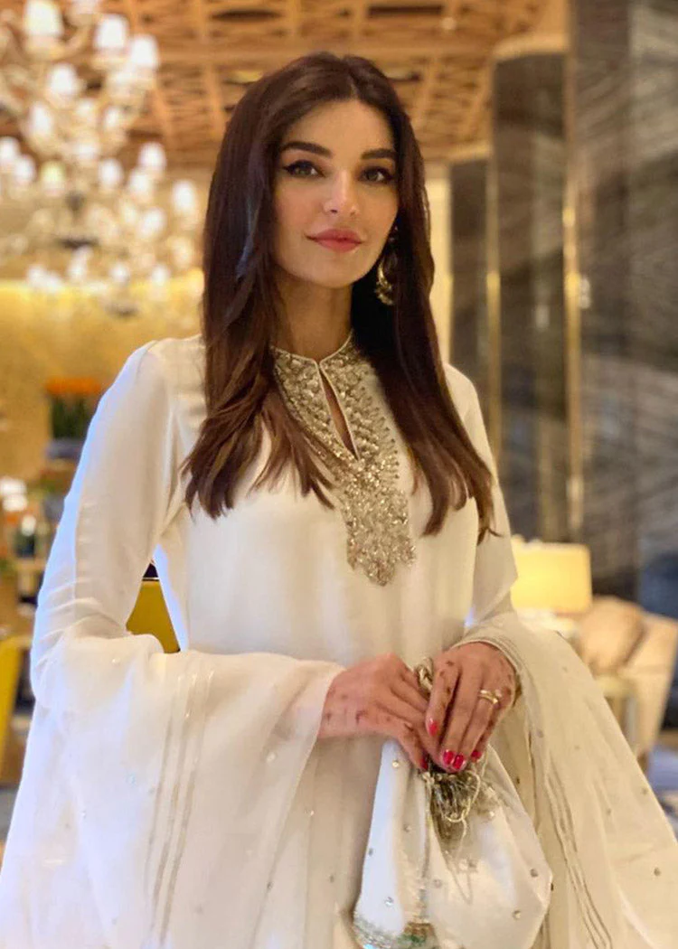 Sadia Khan Outfit - Image 3